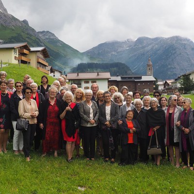 Senioren und Seniorinnen beim Eröffnungskonzert des 9. Lech Classic Festivals